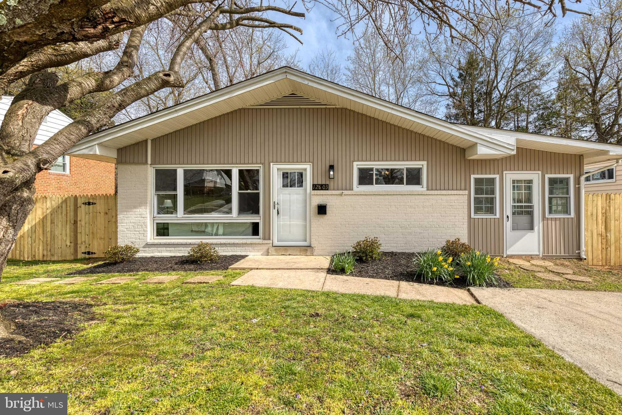 ROYAL VIEW - Residential