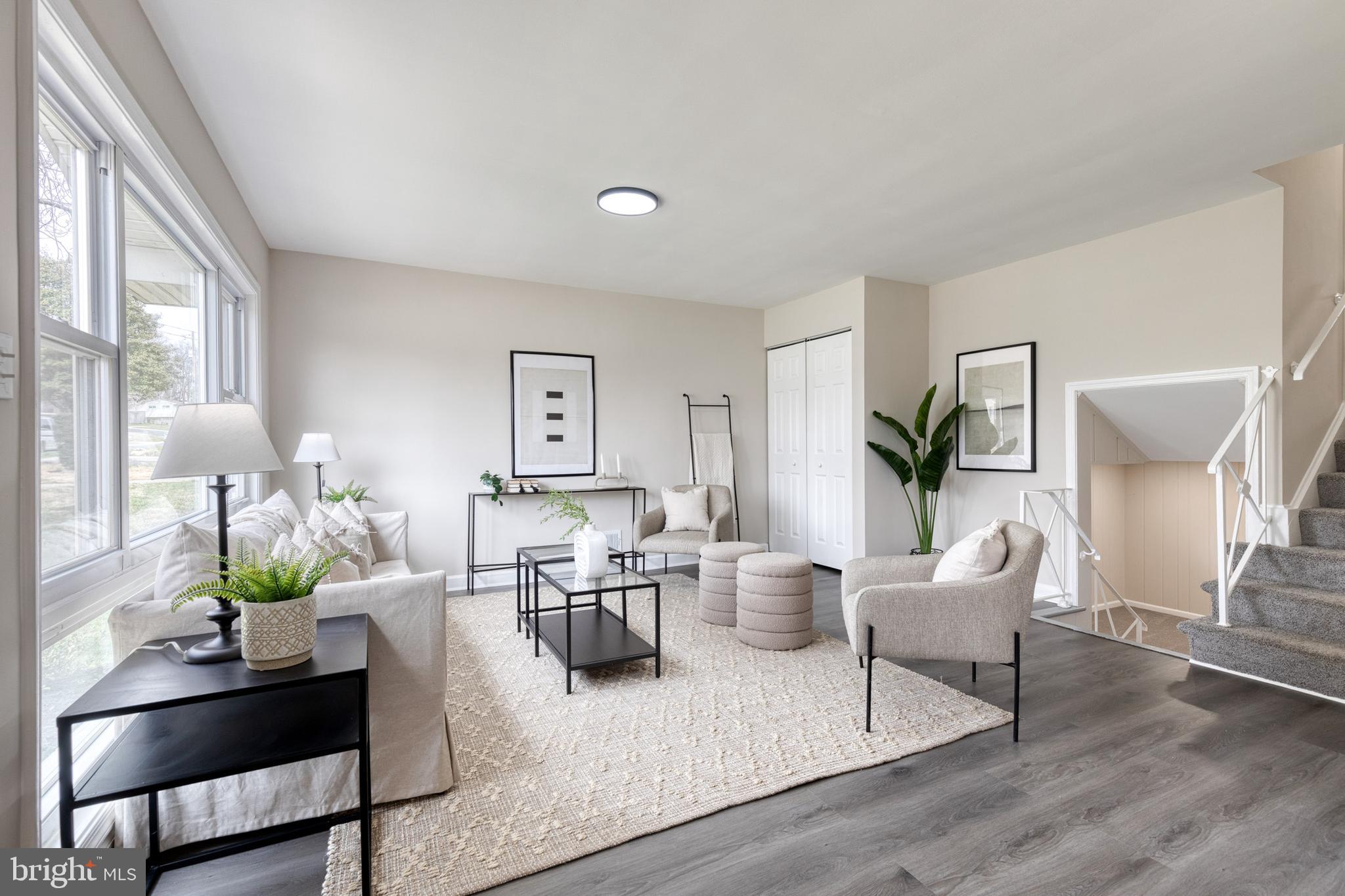 ROYAL VIEW - Residential