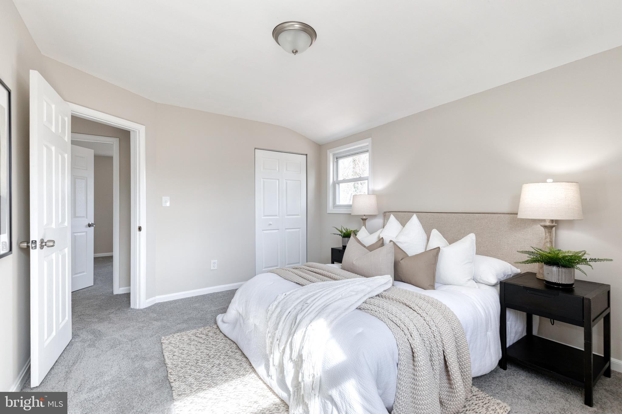 ROYAL VIEW - Residential