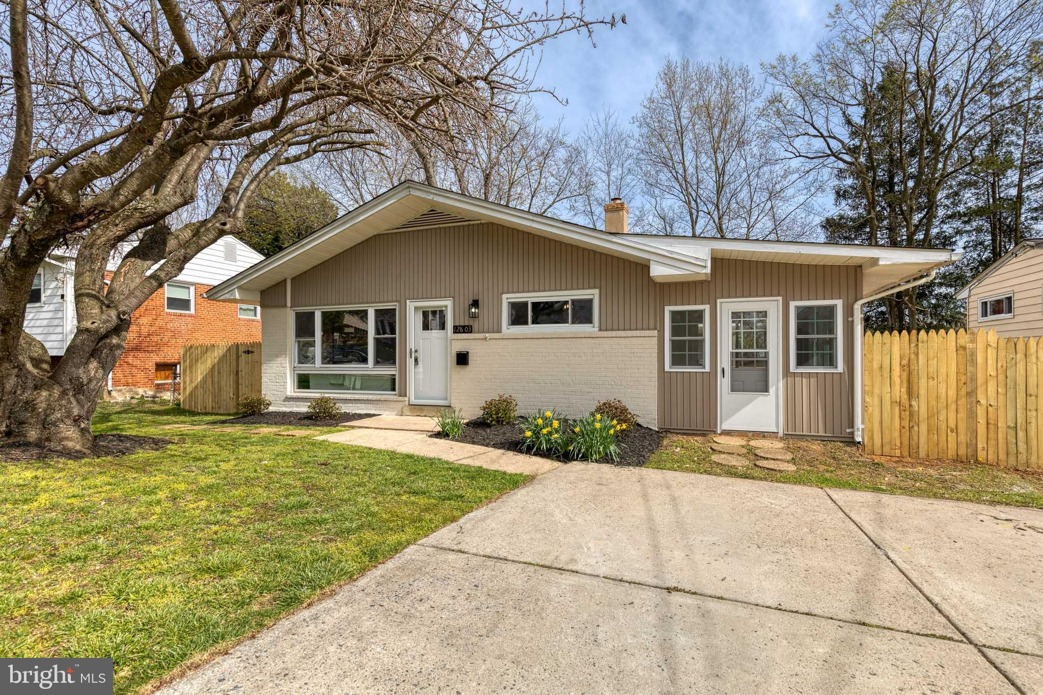 ROYAL VIEW - Residential