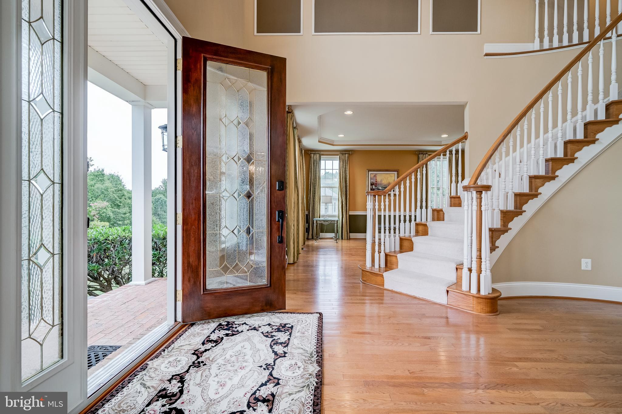 3198 LORENZO LANE