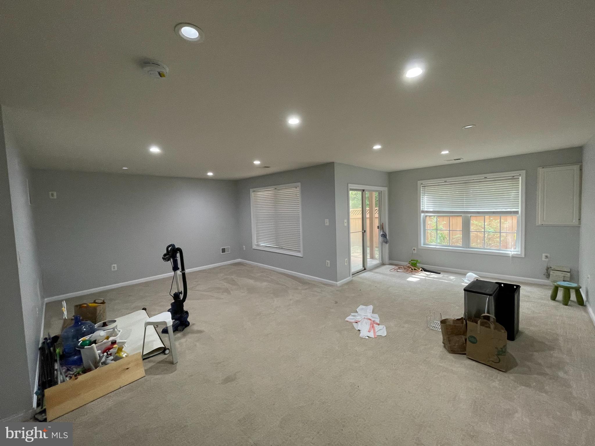 CREEKSIDE - Residential Lease