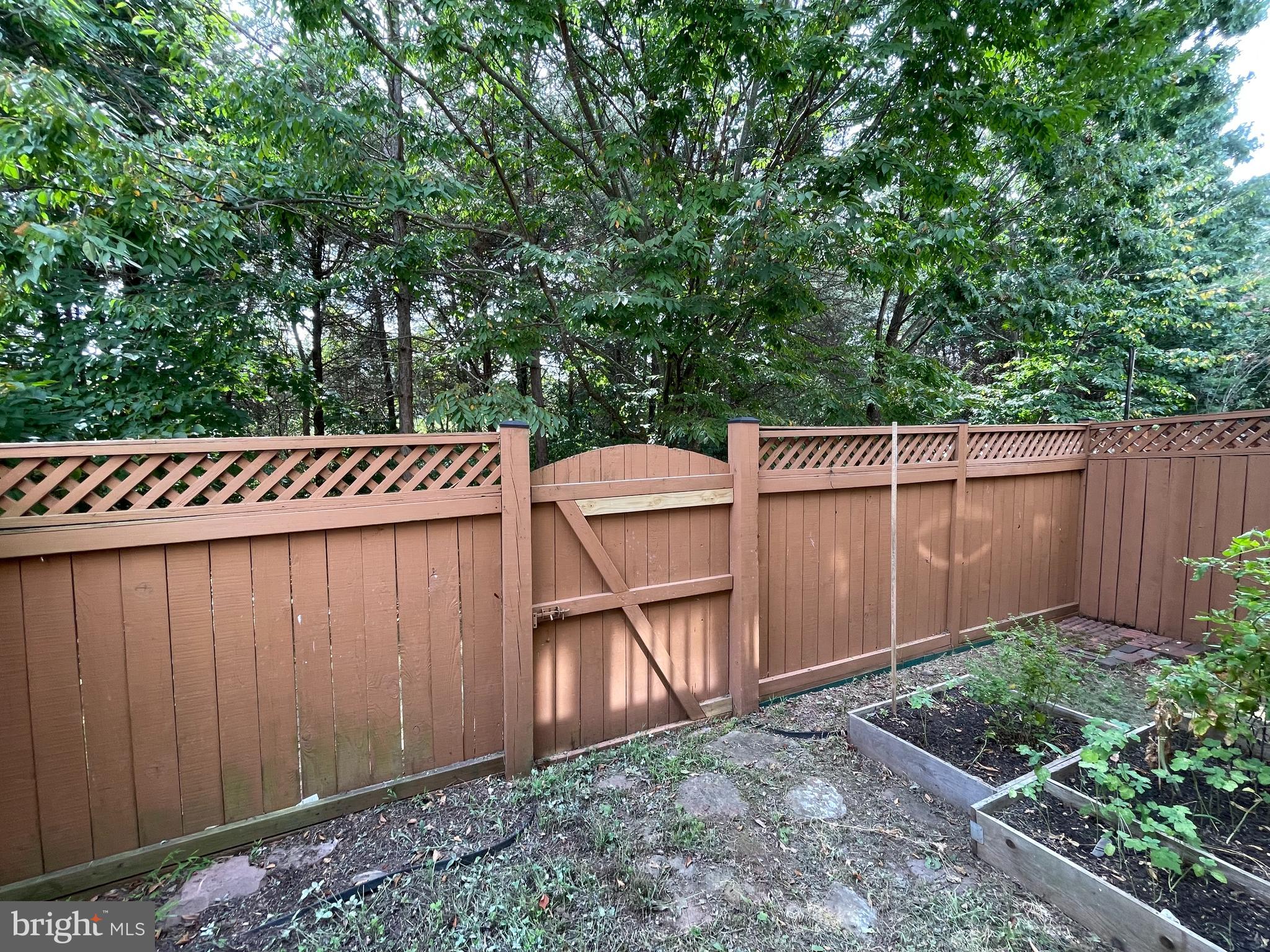 CREEKSIDE - Residential Lease