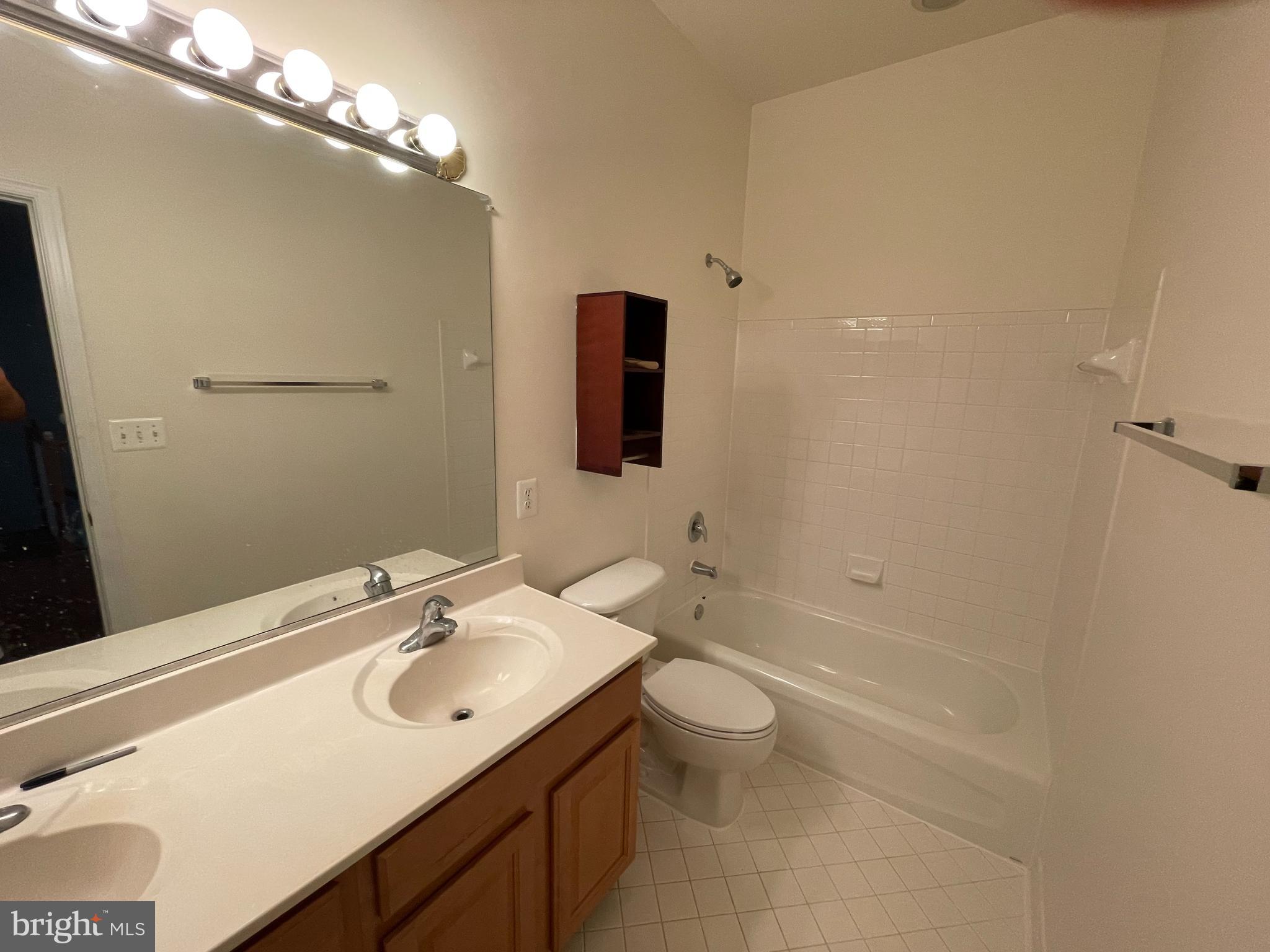 CREEKSIDE - Residential Lease