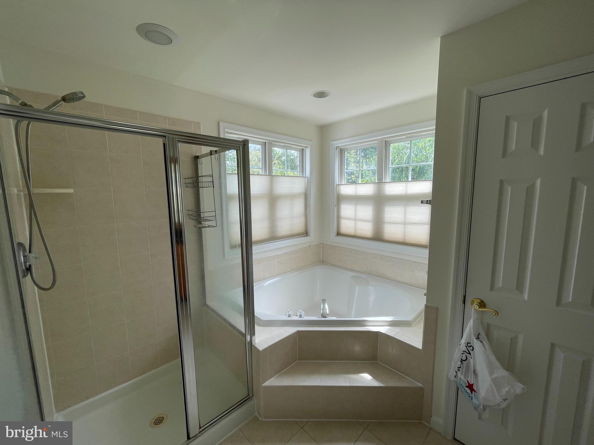 CREEKSIDE - Residential Lease