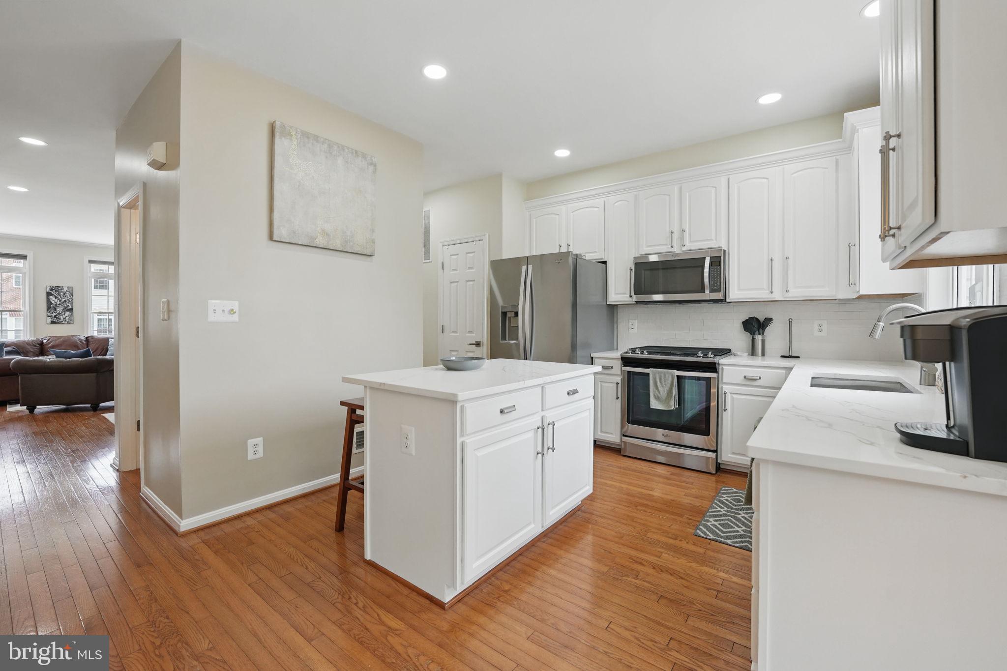 1230 CAMBRIA TERRACE NE