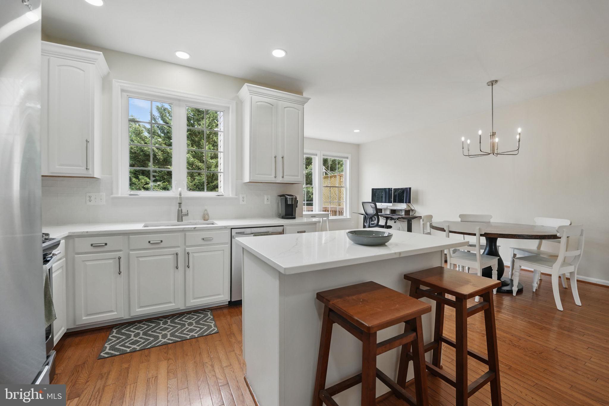 1230 CAMBRIA TERRACE NE