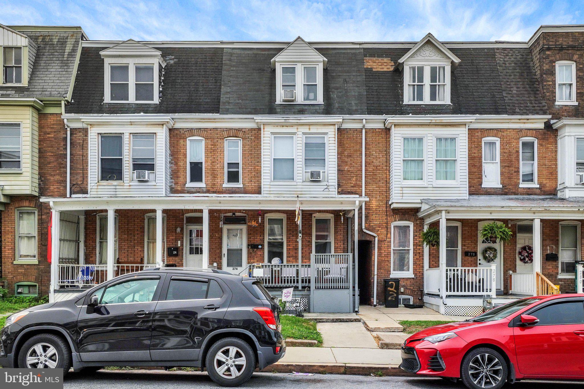 276 W COTTAGE PLACE