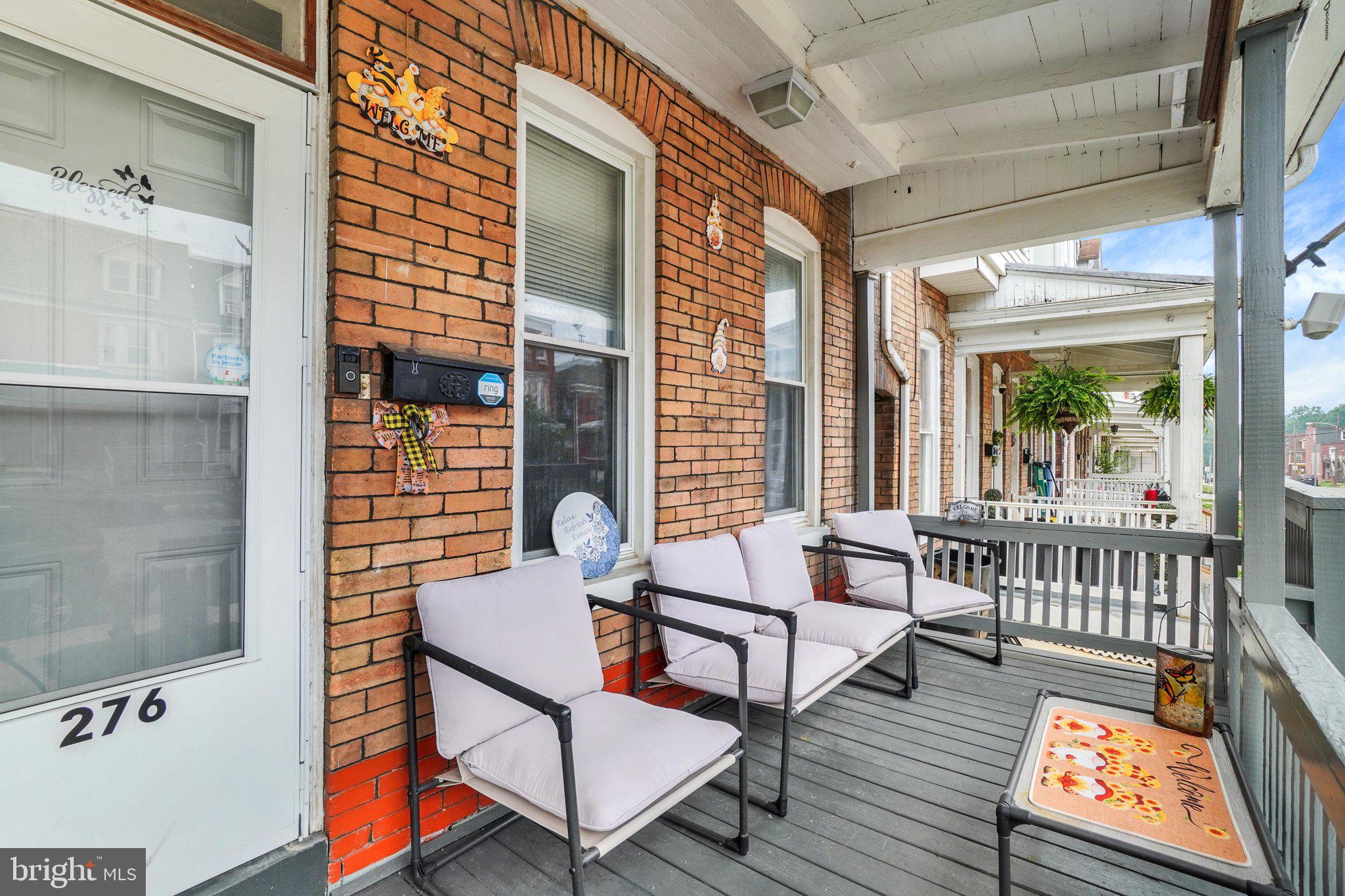 276 W COTTAGE PLACE