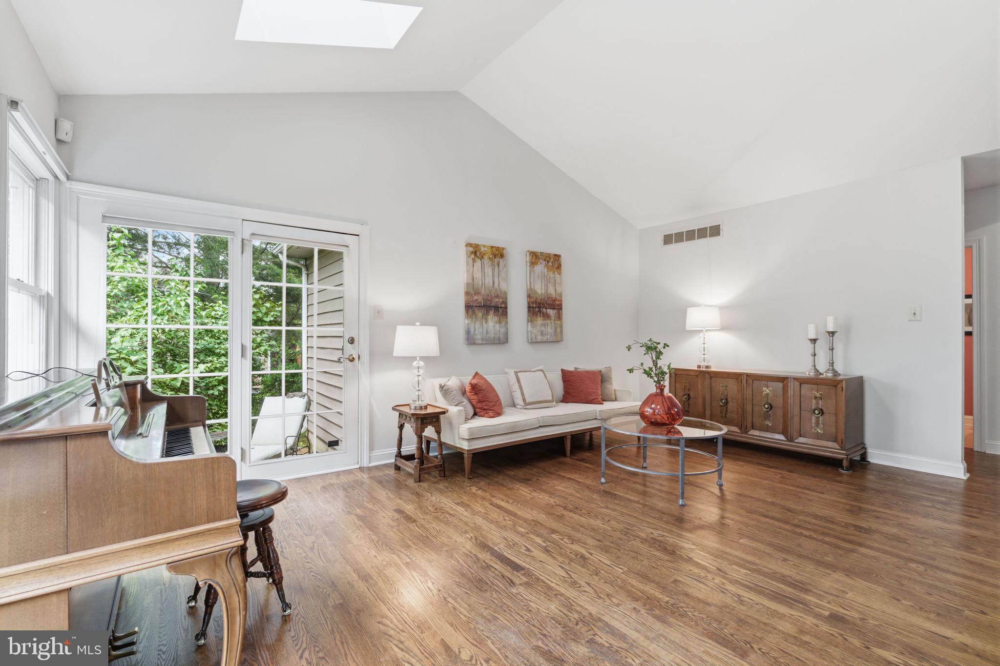 1921 KIRKBRIDE CIRCLE