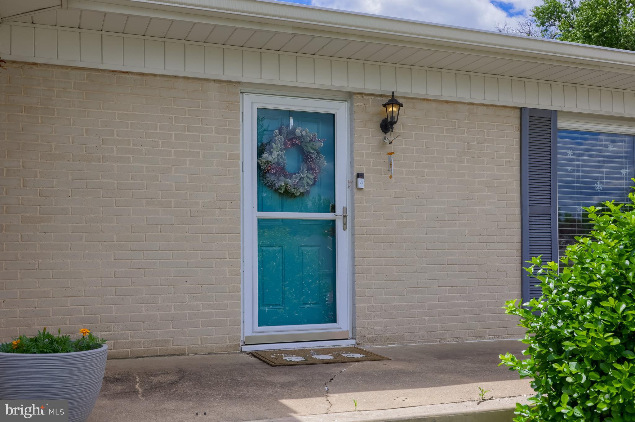 100 N LYNBROOK DRIVE N