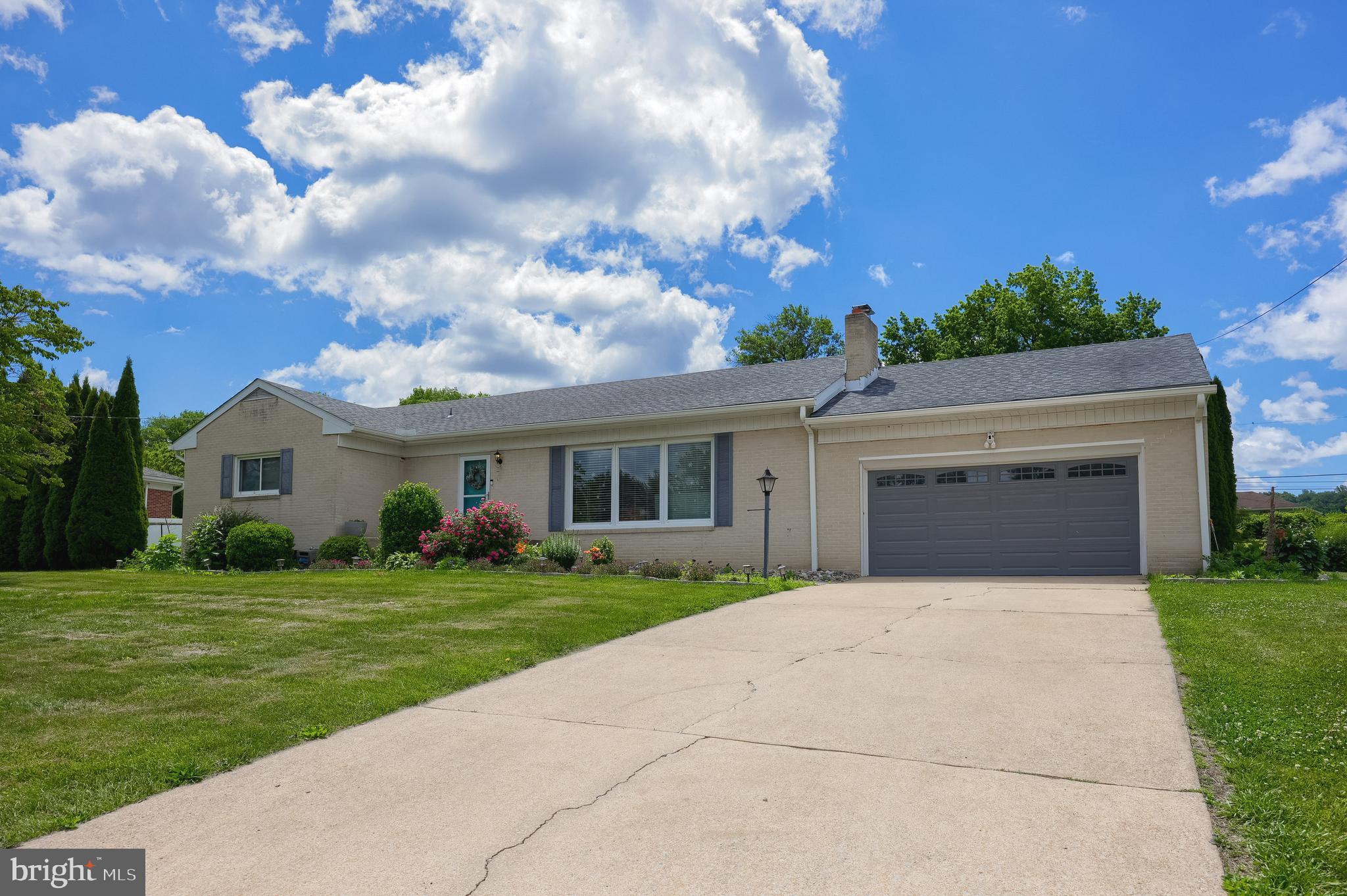 100 N LYNBROOK DRIVE N