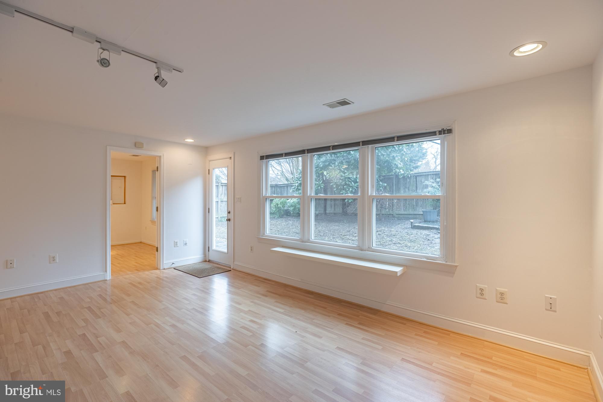 BRANDON VILLAGE - Residential