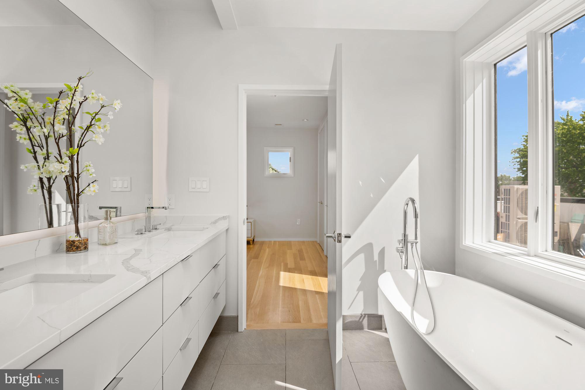 OBSERVATORY CIRCLE - Residential