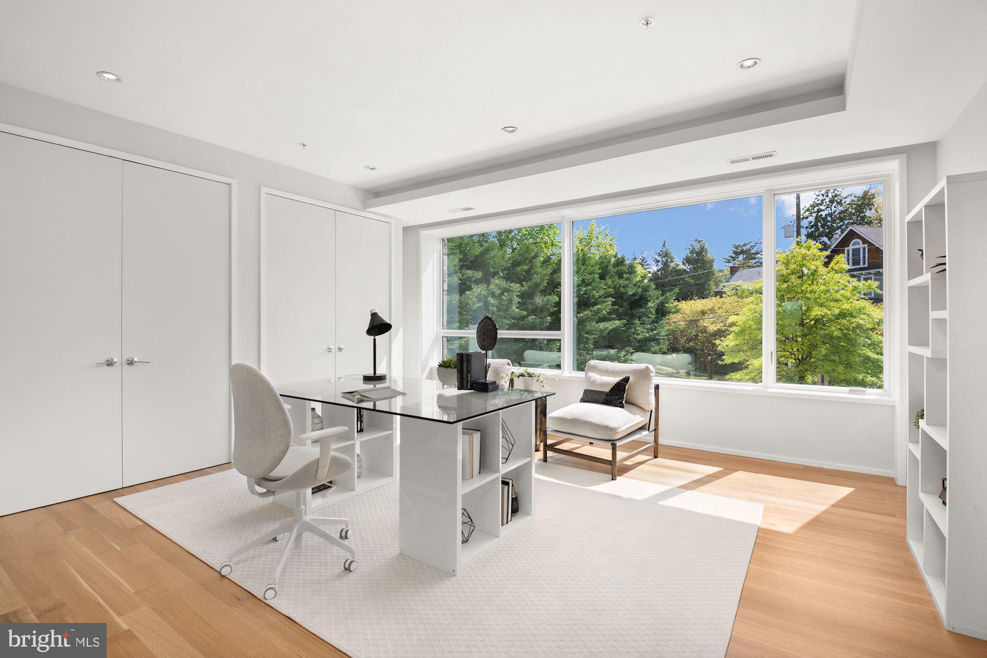 OBSERVATORY CIRCLE - Residential