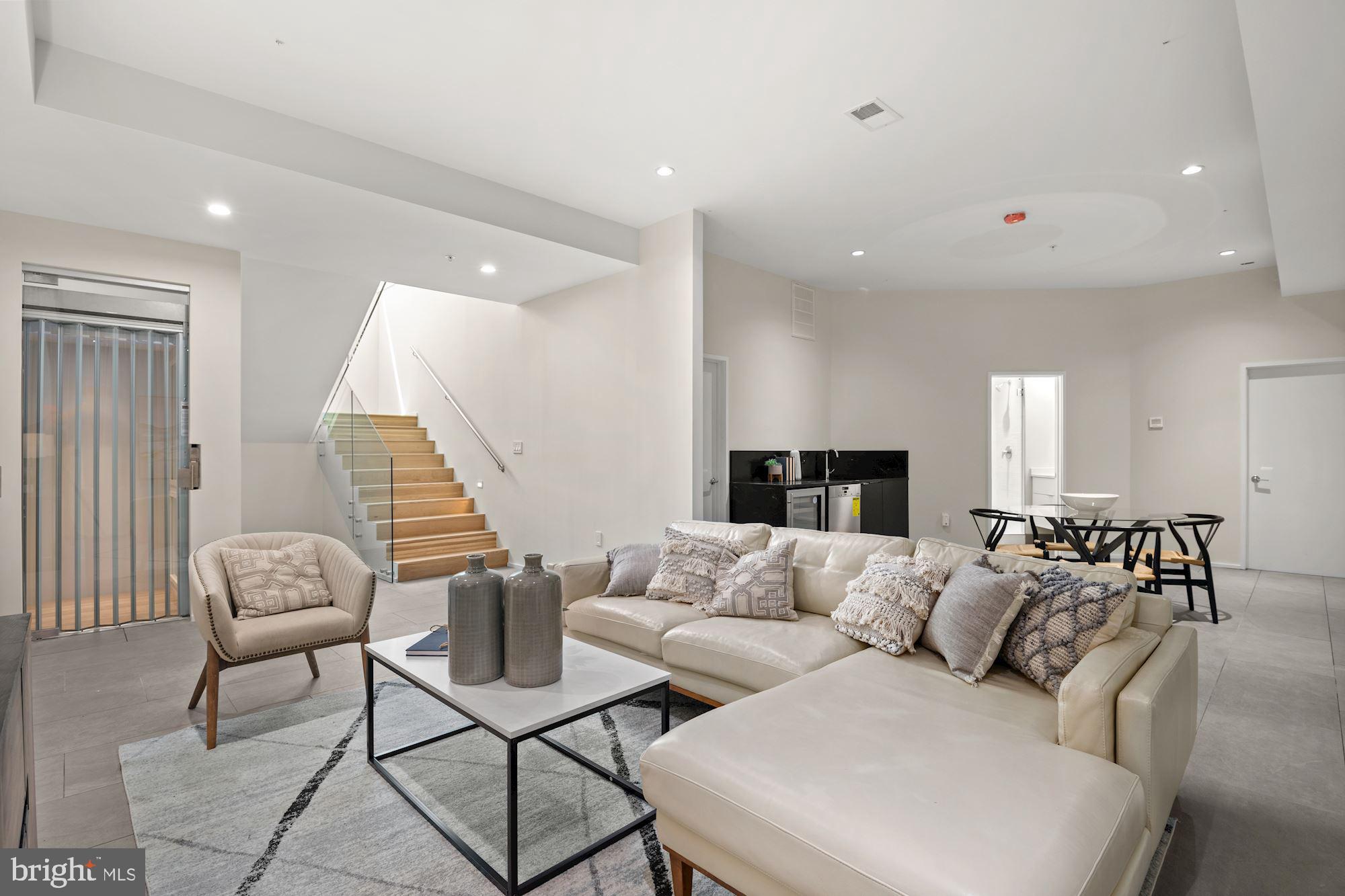 OBSERVATORY CIRCLE - Residential