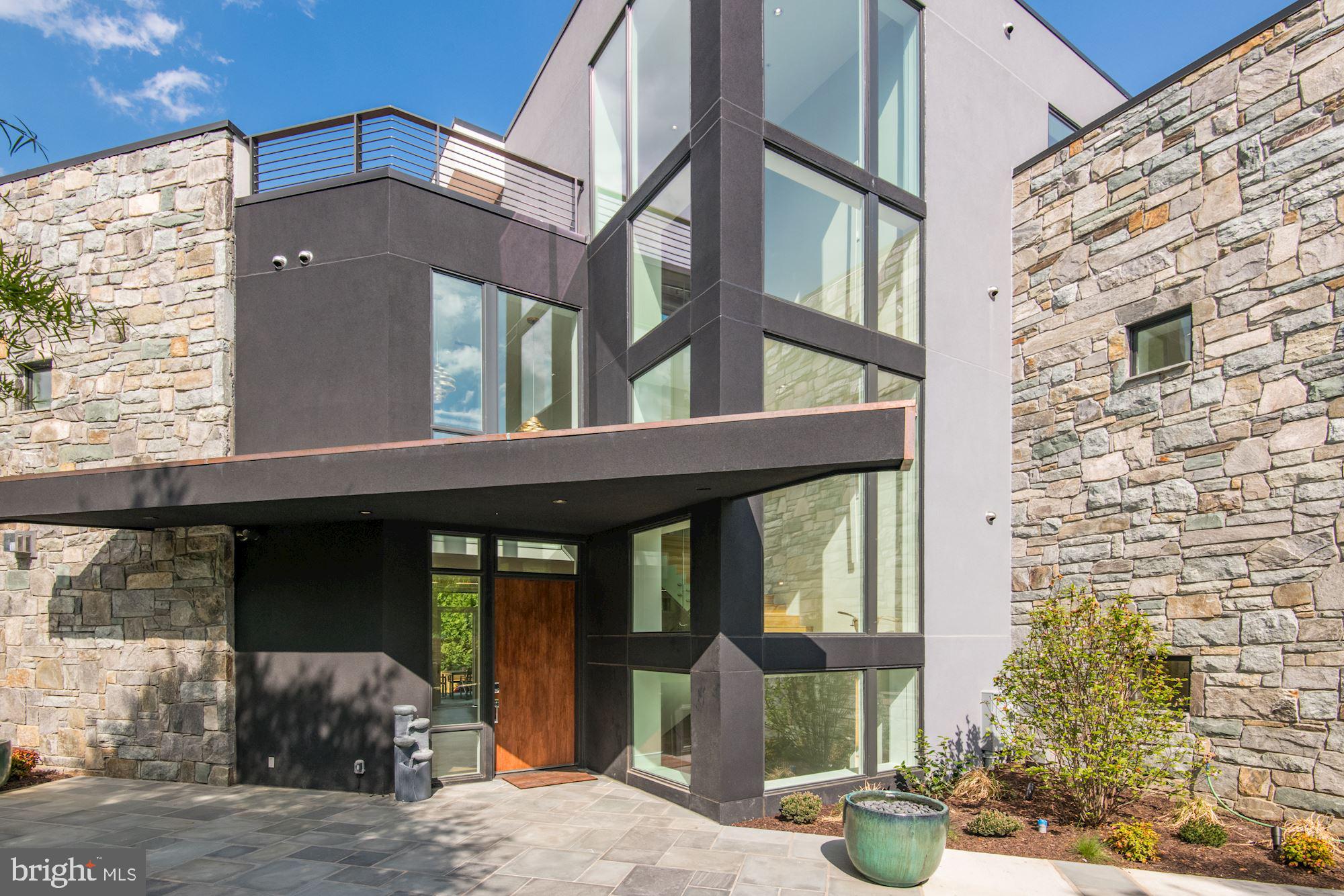 OBSERVATORY CIRCLE - Residential