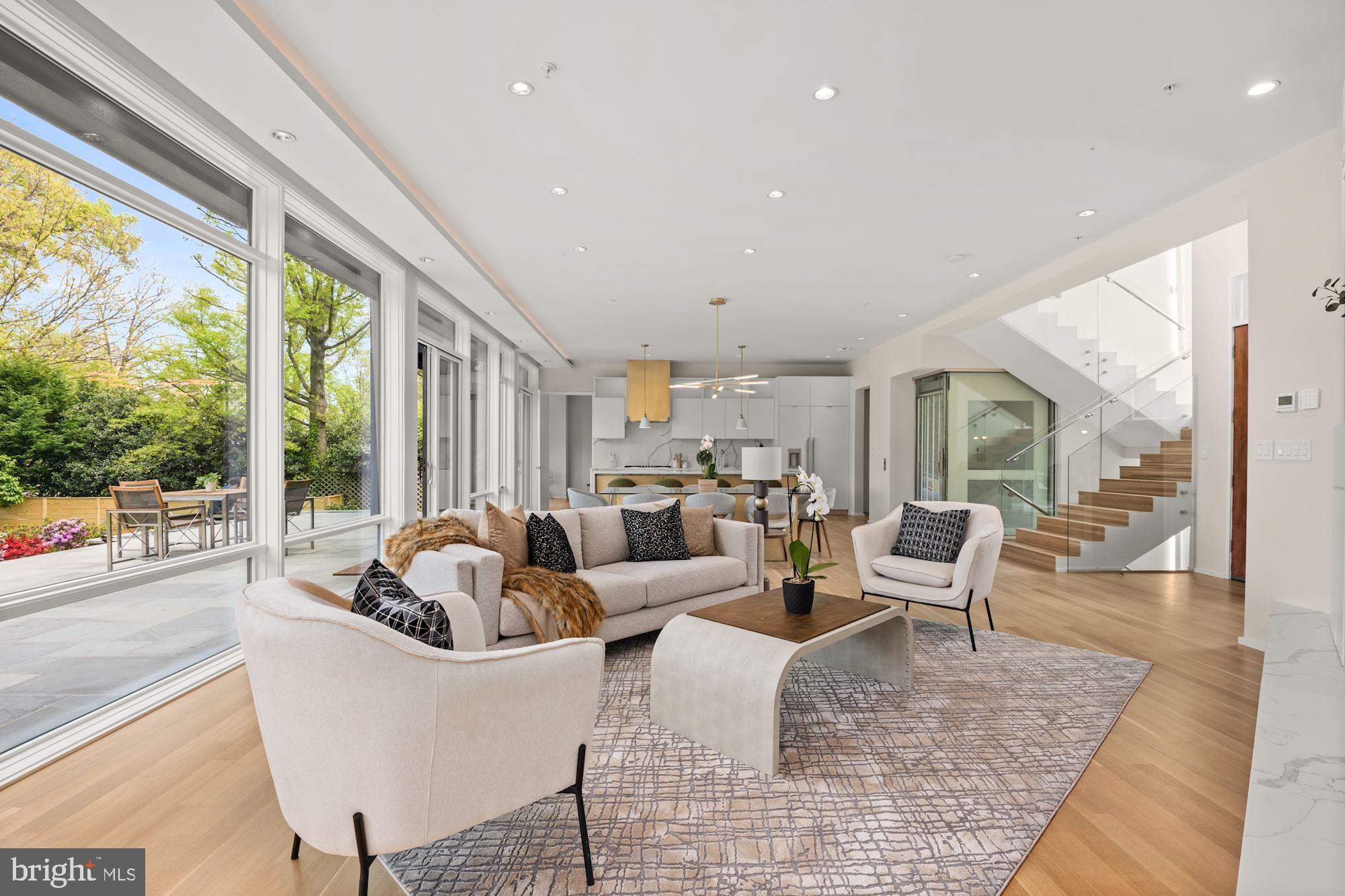OBSERVATORY CIRCLE - Residential