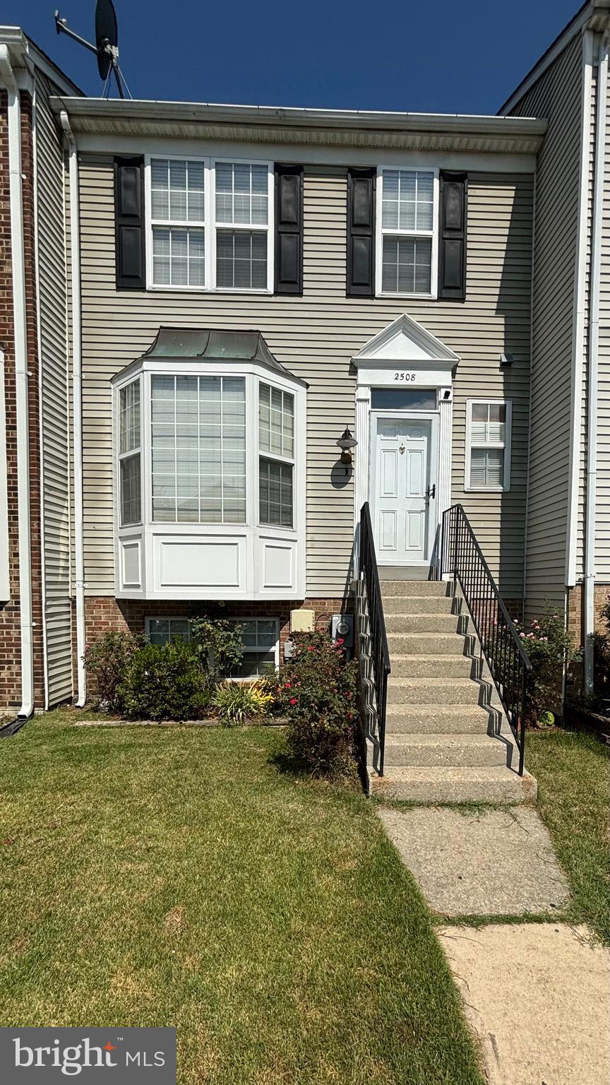 THE KNOLLS/CROFTON VILLAGE - Residential Lease