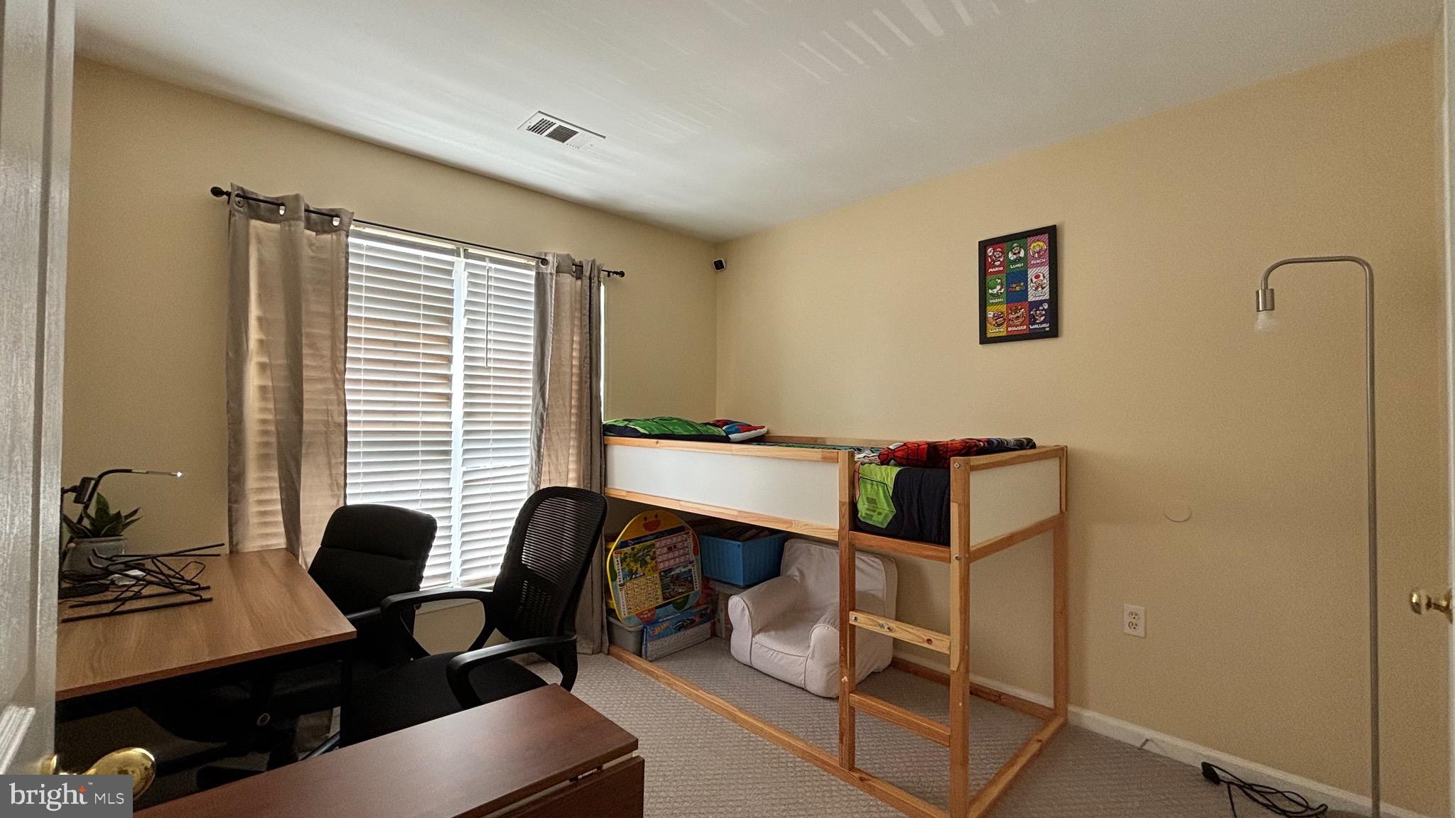 THE KNOLLS/CROFTON VILLAGE - Residential Lease