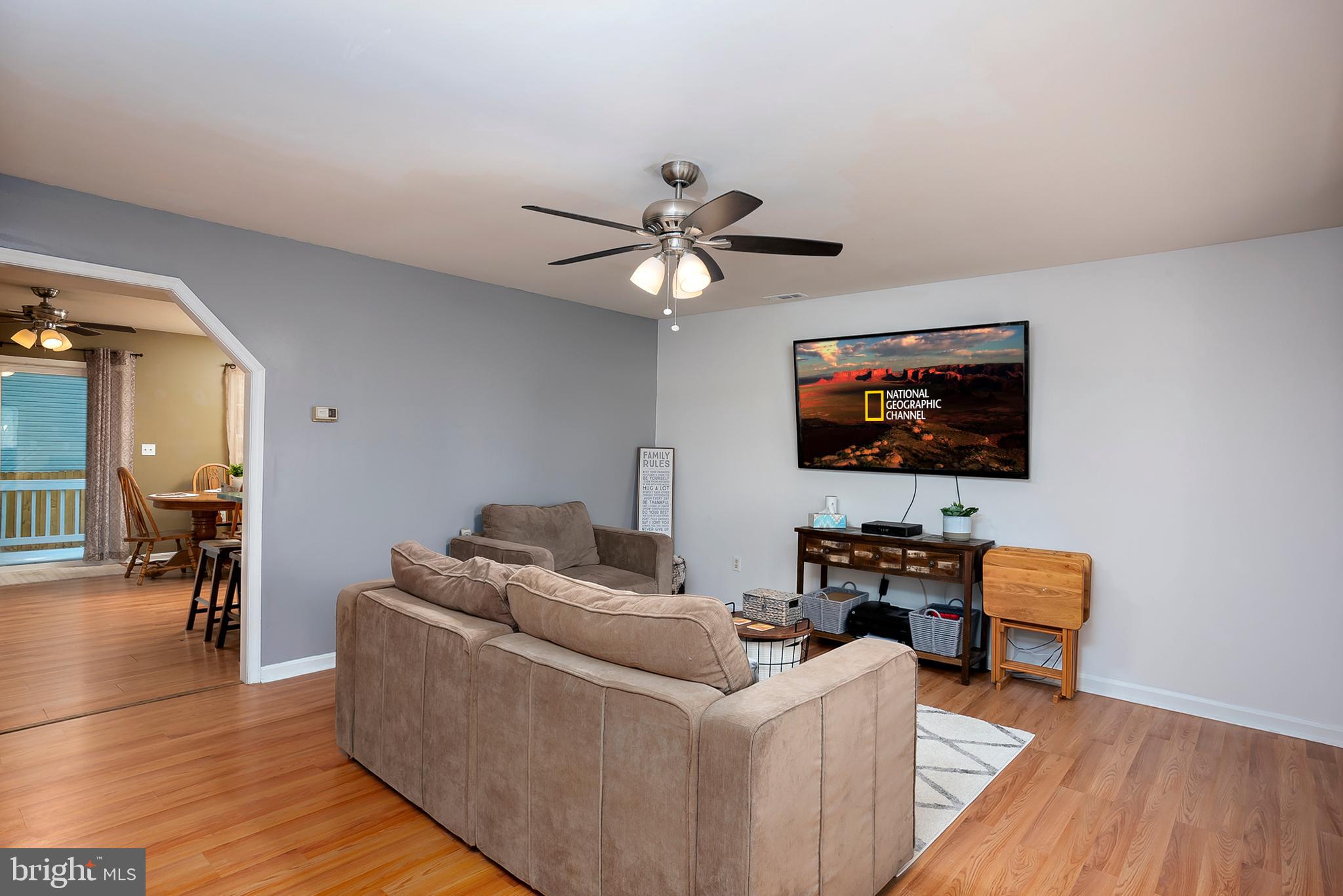 WOODLAND BEACH - Residential