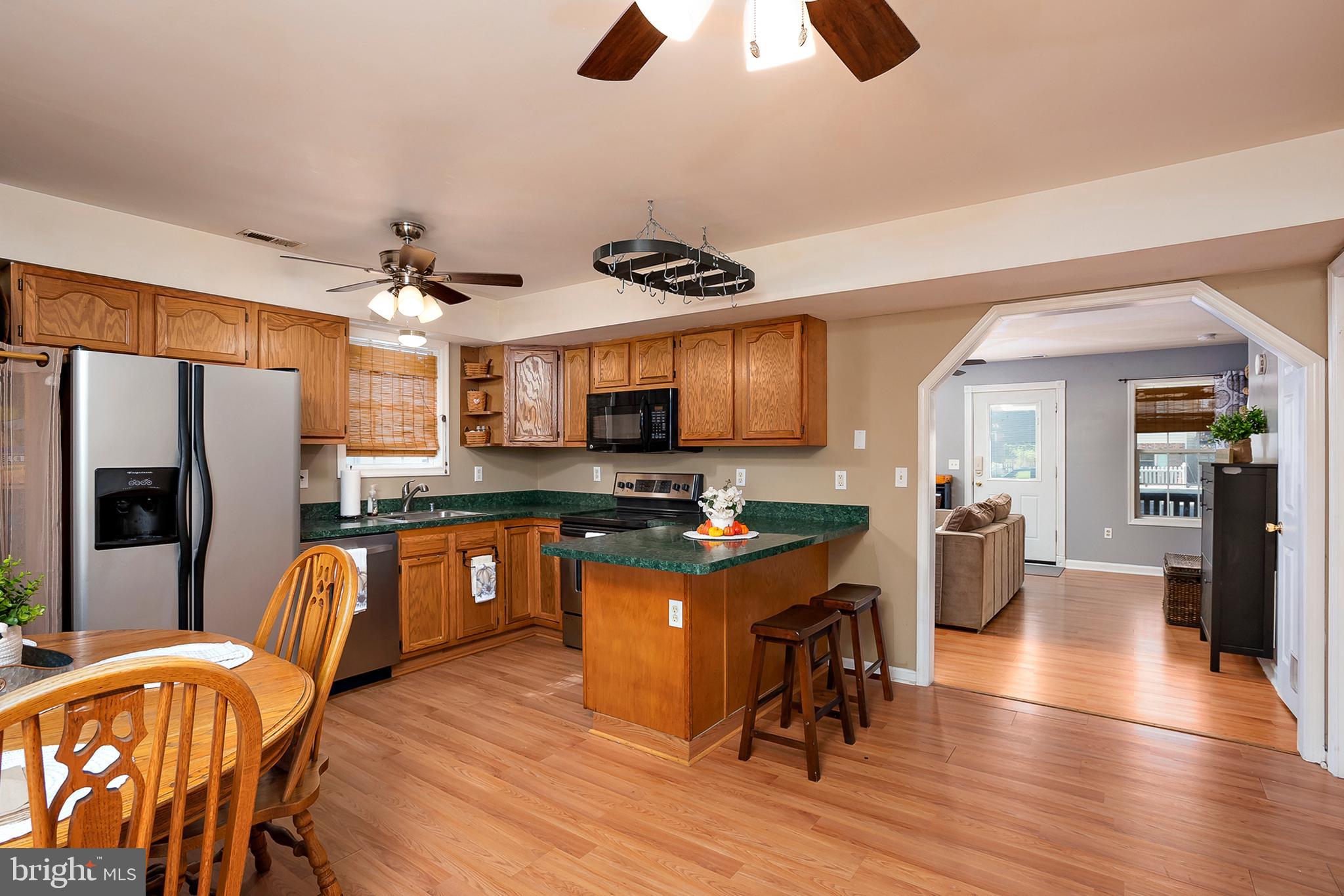 WOODLAND BEACH - Residential