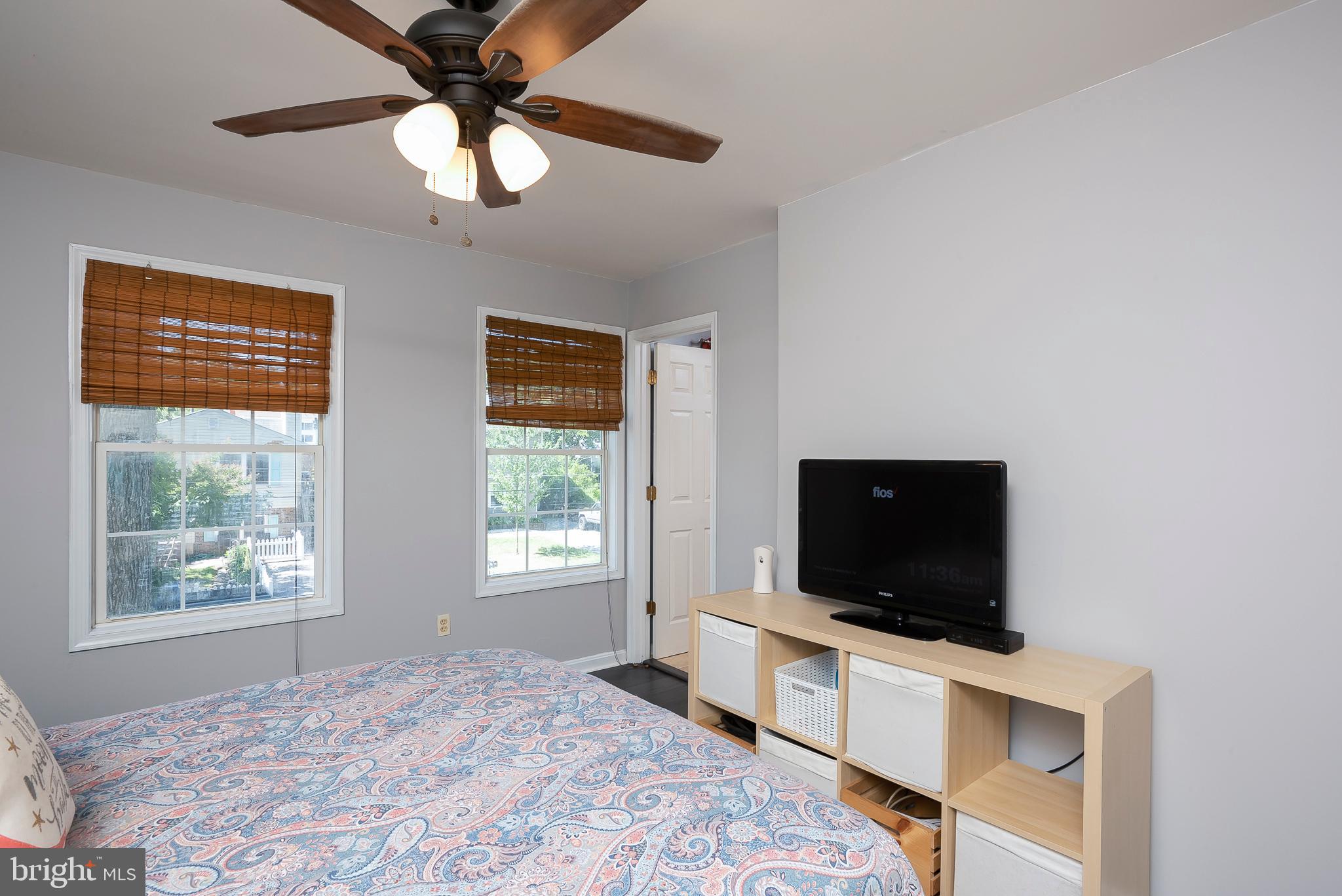 WOODLAND BEACH - Residential