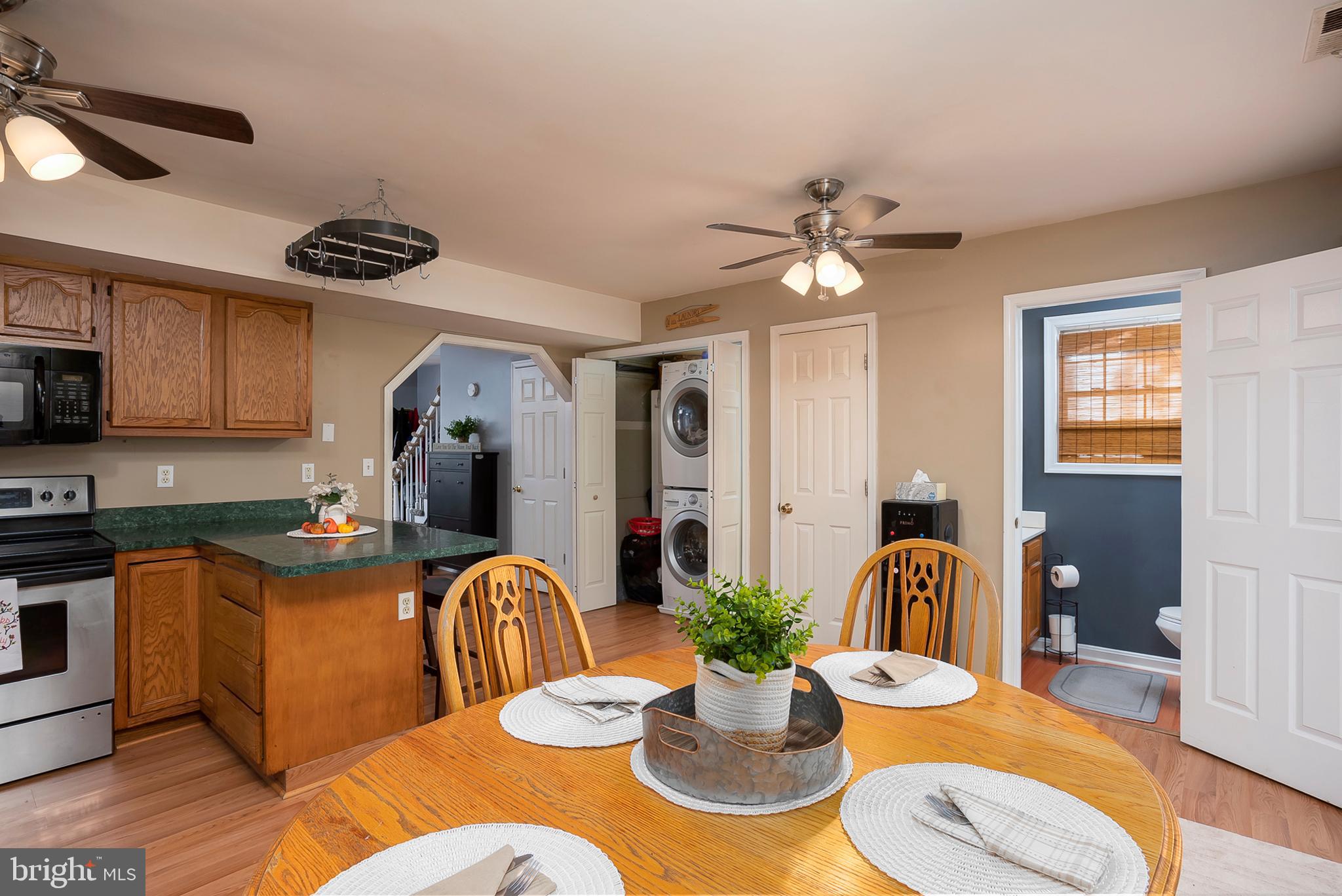 WOODLAND BEACH - Residential