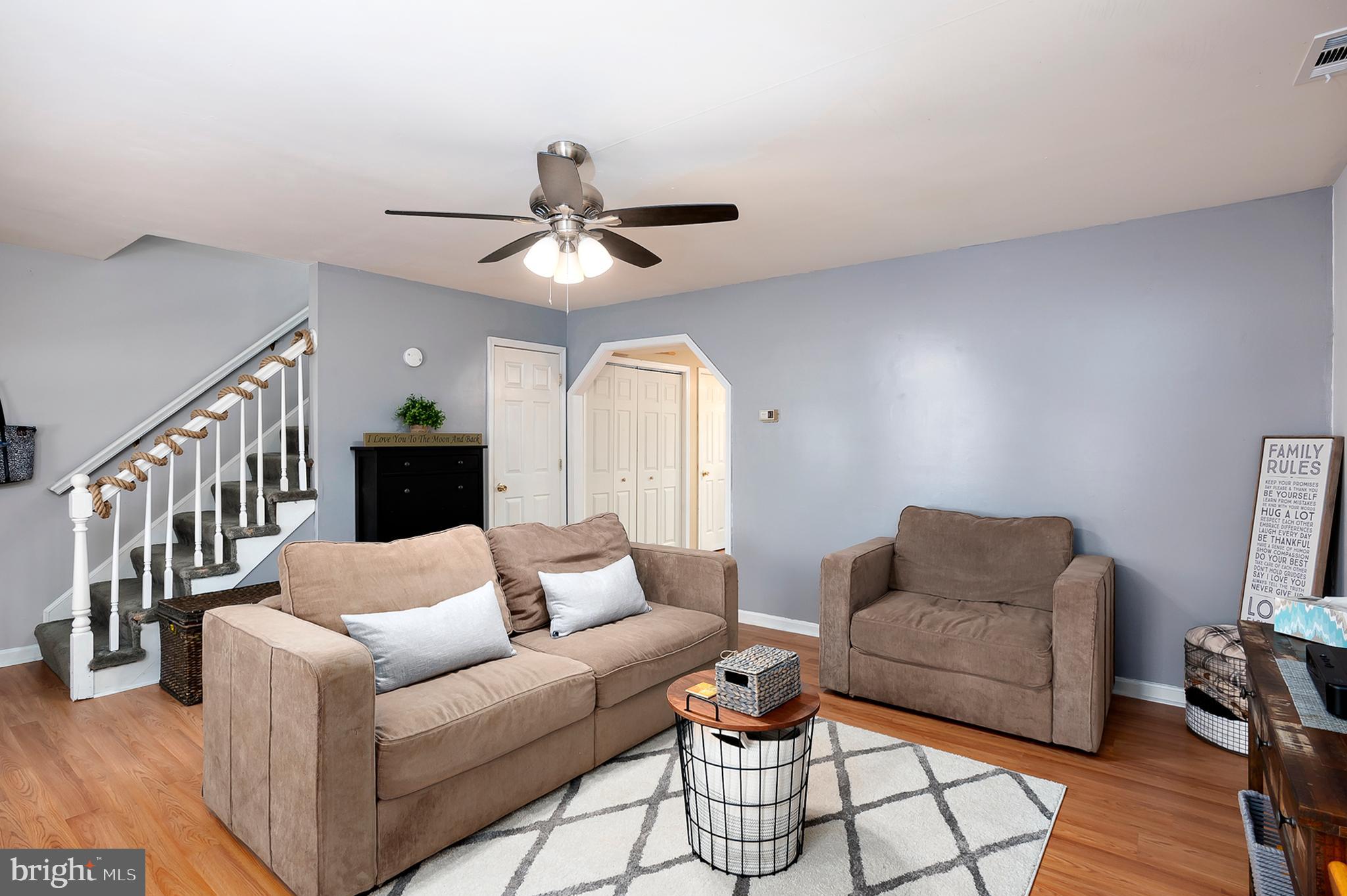 WOODLAND BEACH - Residential