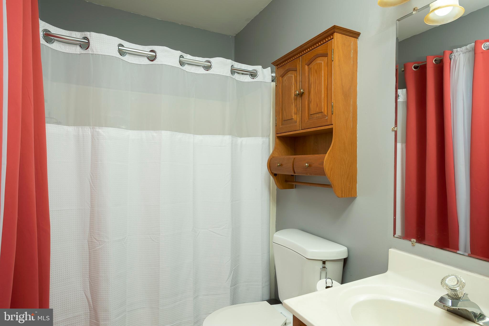 WOODLAND BEACH - Residential