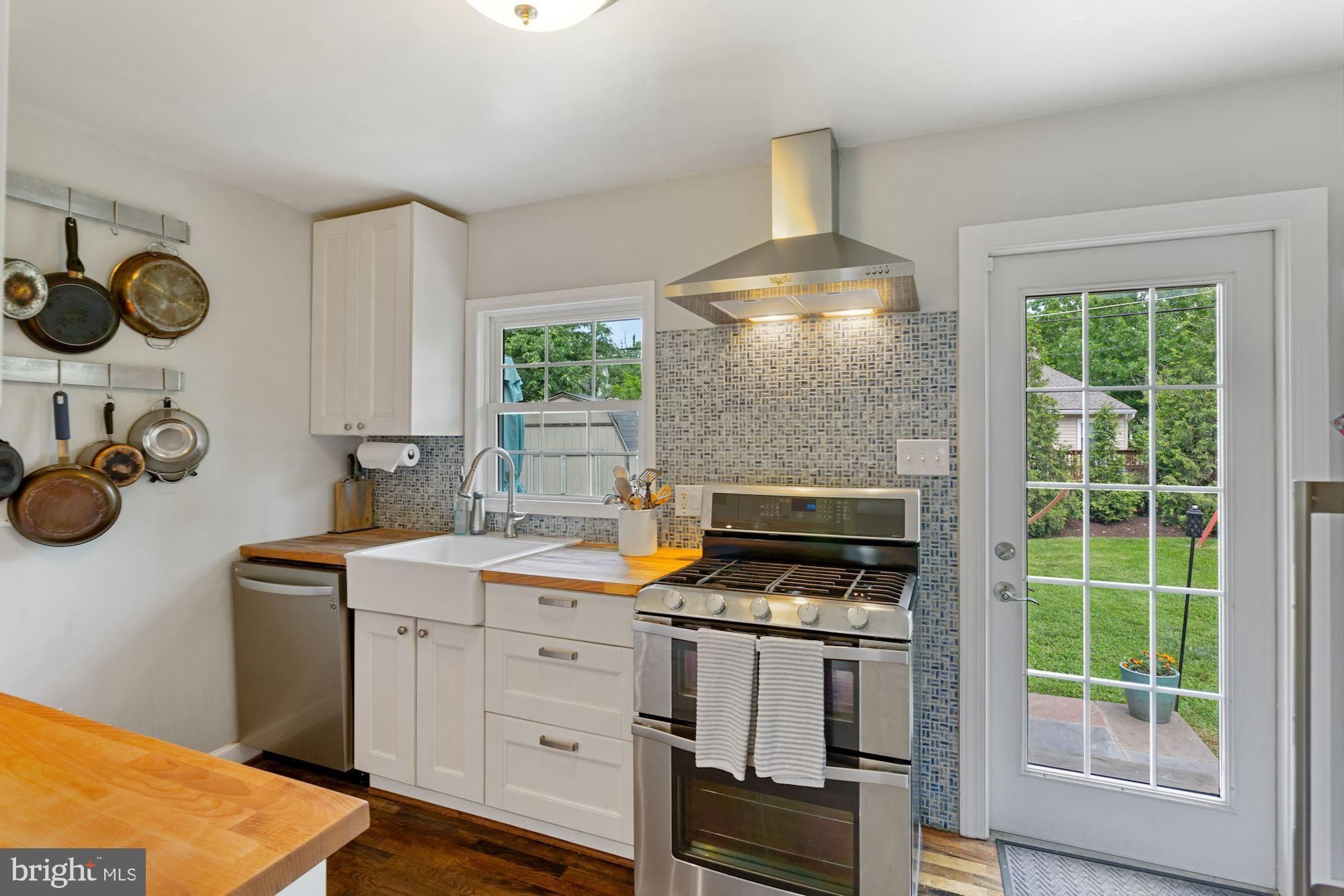 BUCKNELL MANOR - Residential