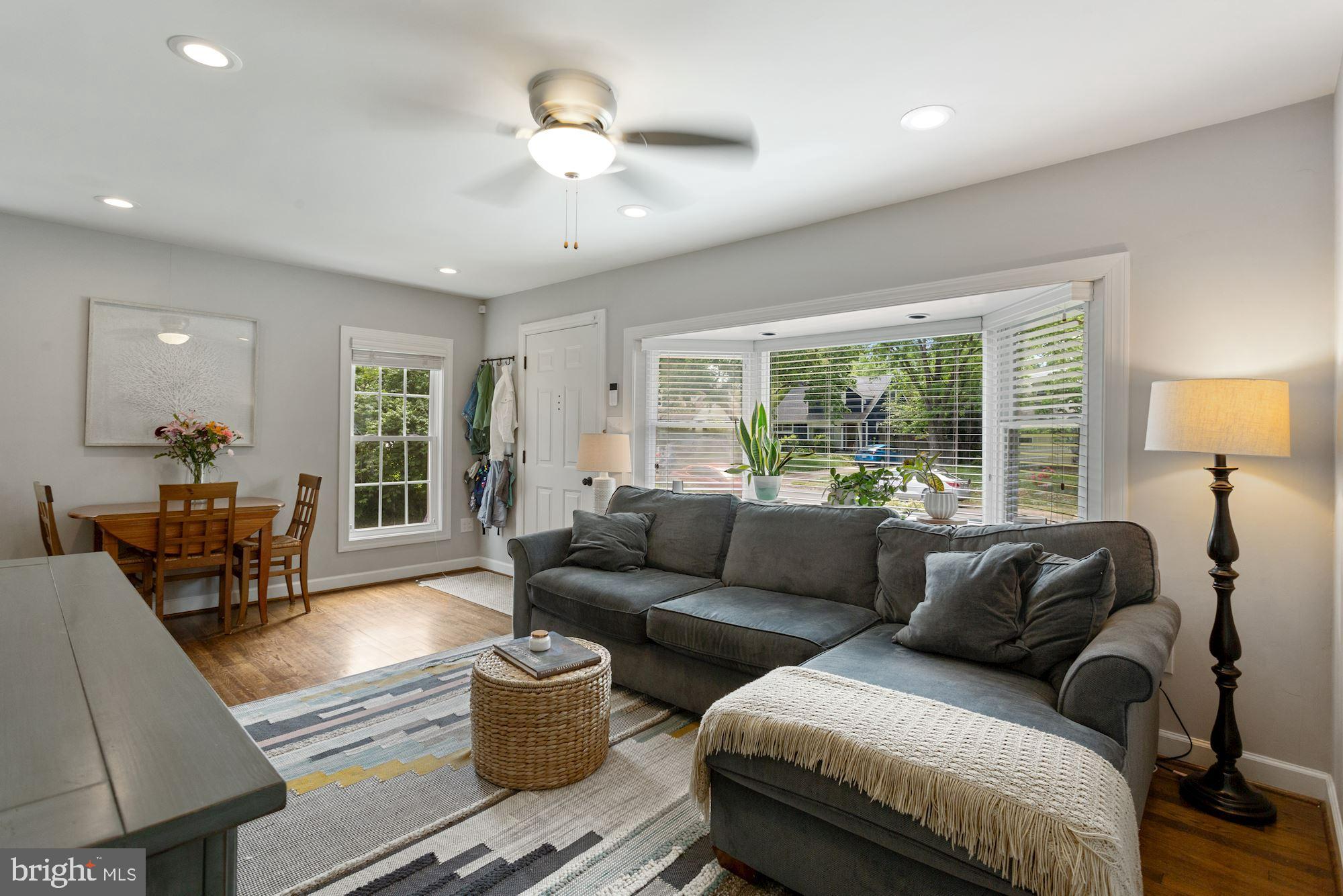 BUCKNELL MANOR - Residential