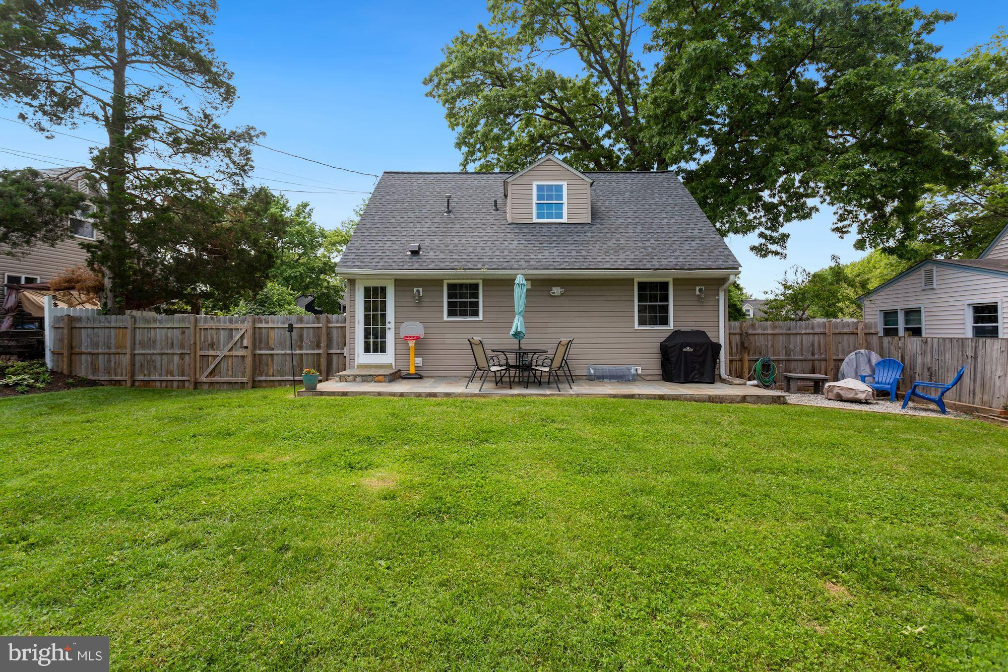 BUCKNELL MANOR - Residential