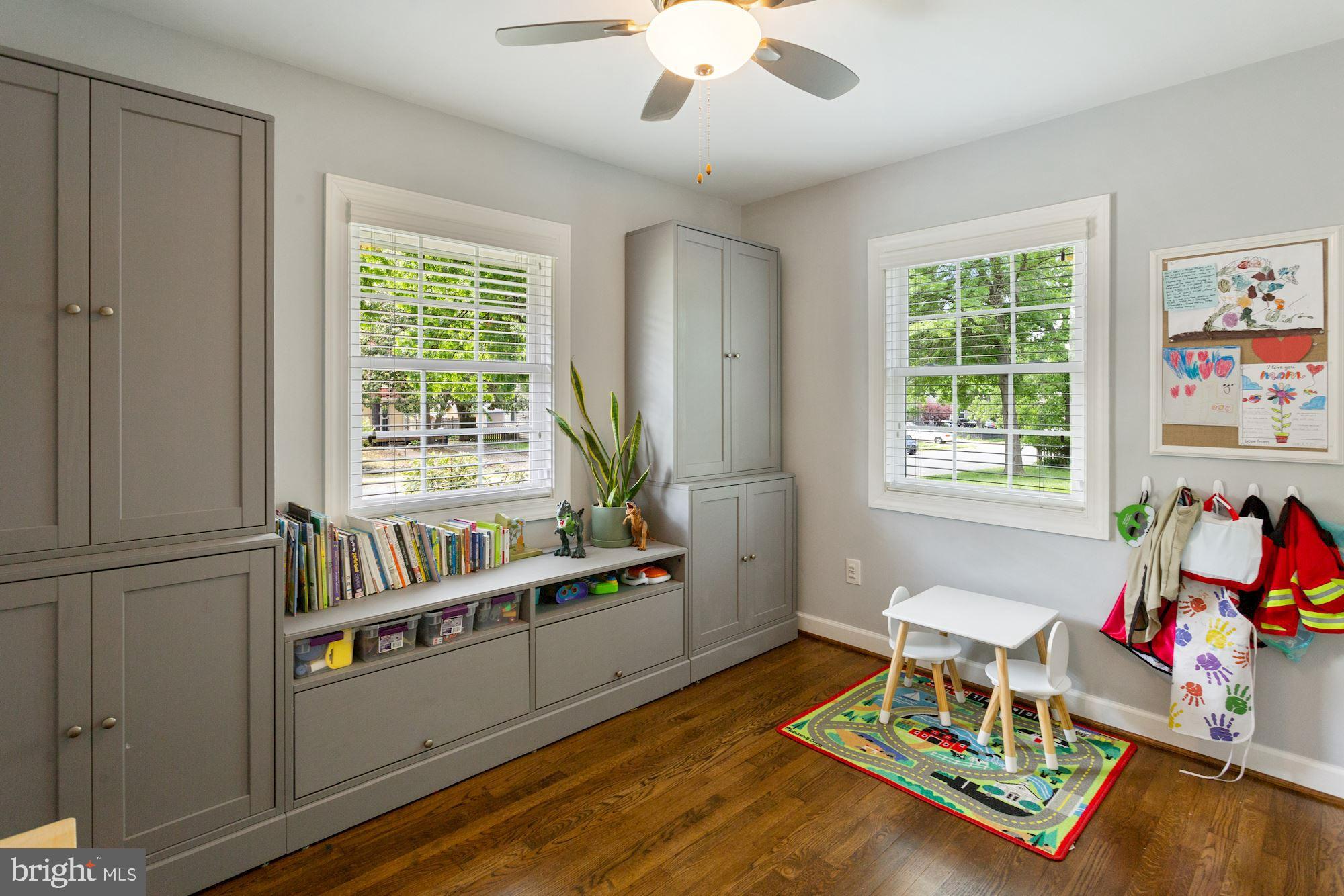 BUCKNELL MANOR - Residential