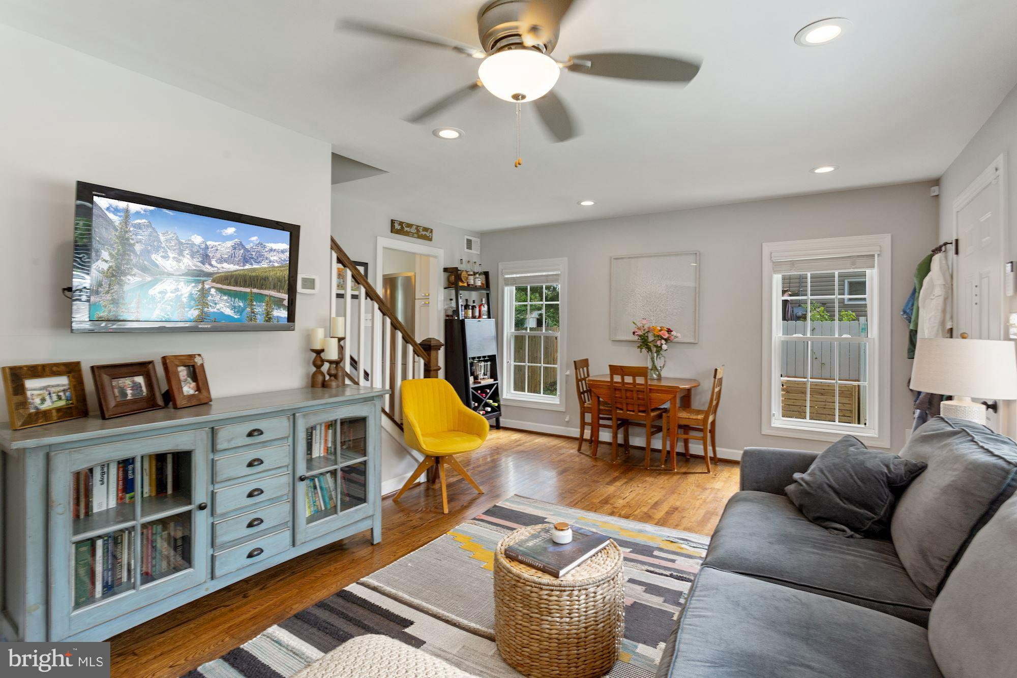 BUCKNELL MANOR - Residential