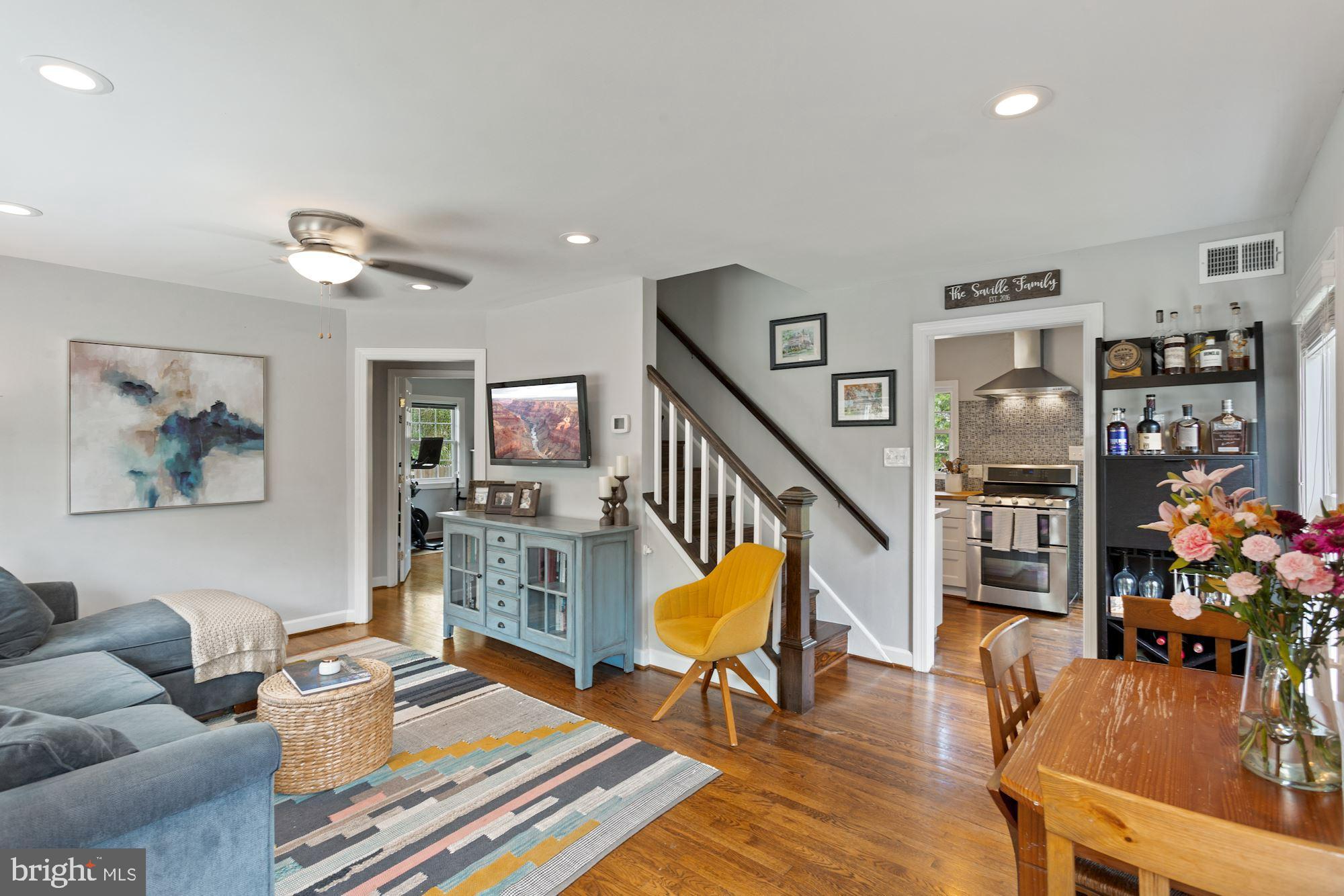 BUCKNELL MANOR - Residential