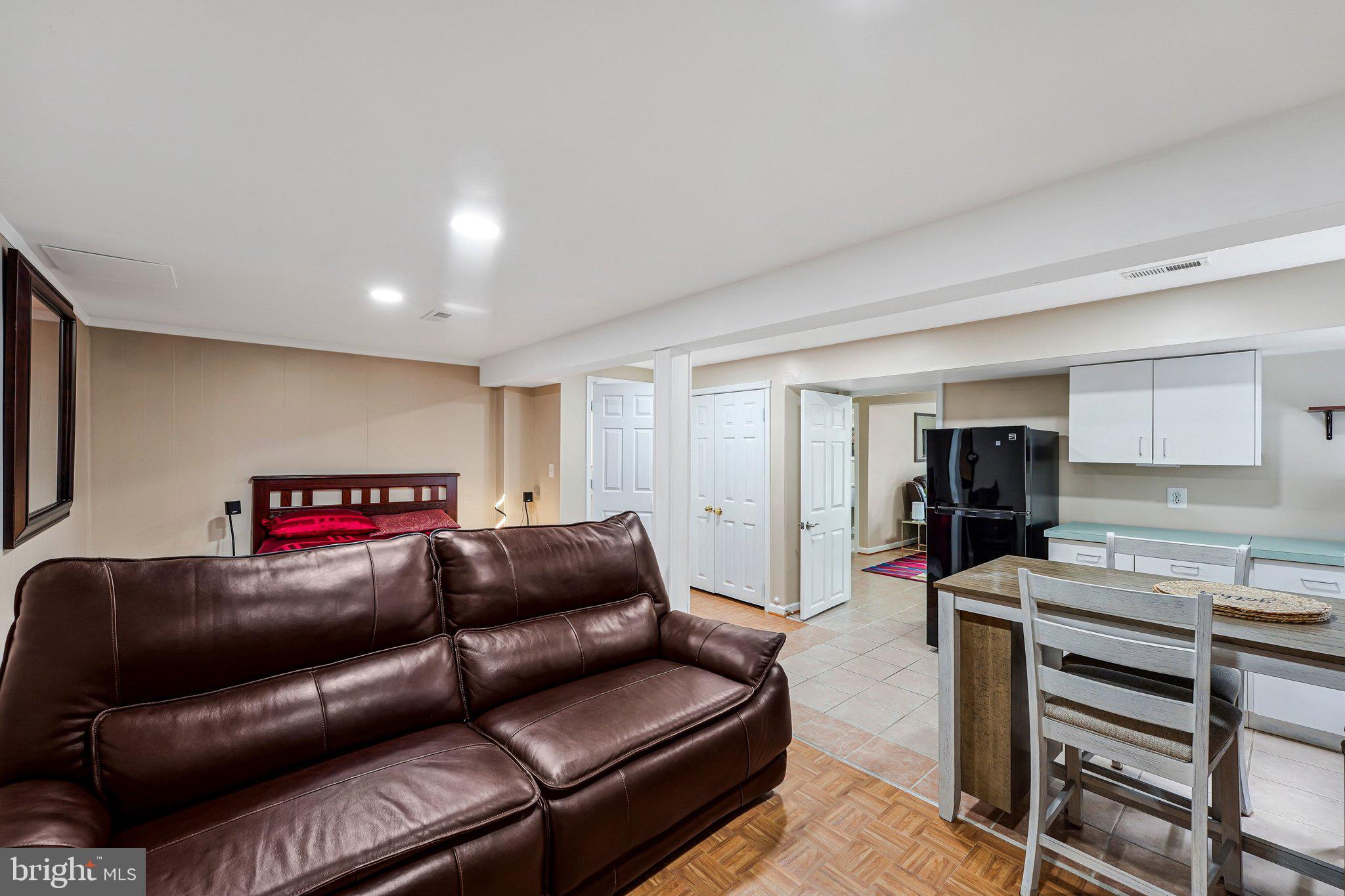 MIDDLERIDGE - Residential