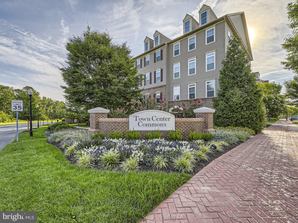 TOWN CENTER COMMONS - Residential
