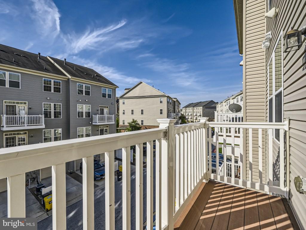 TOWN CENTER COMMONS - Residential