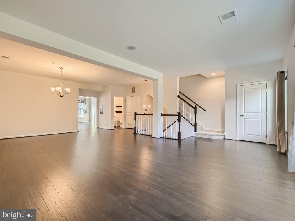 TOWN CENTER COMMONS - Residential