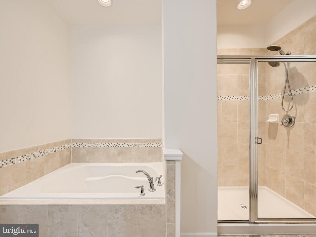 TOWN CENTER COMMONS - Residential