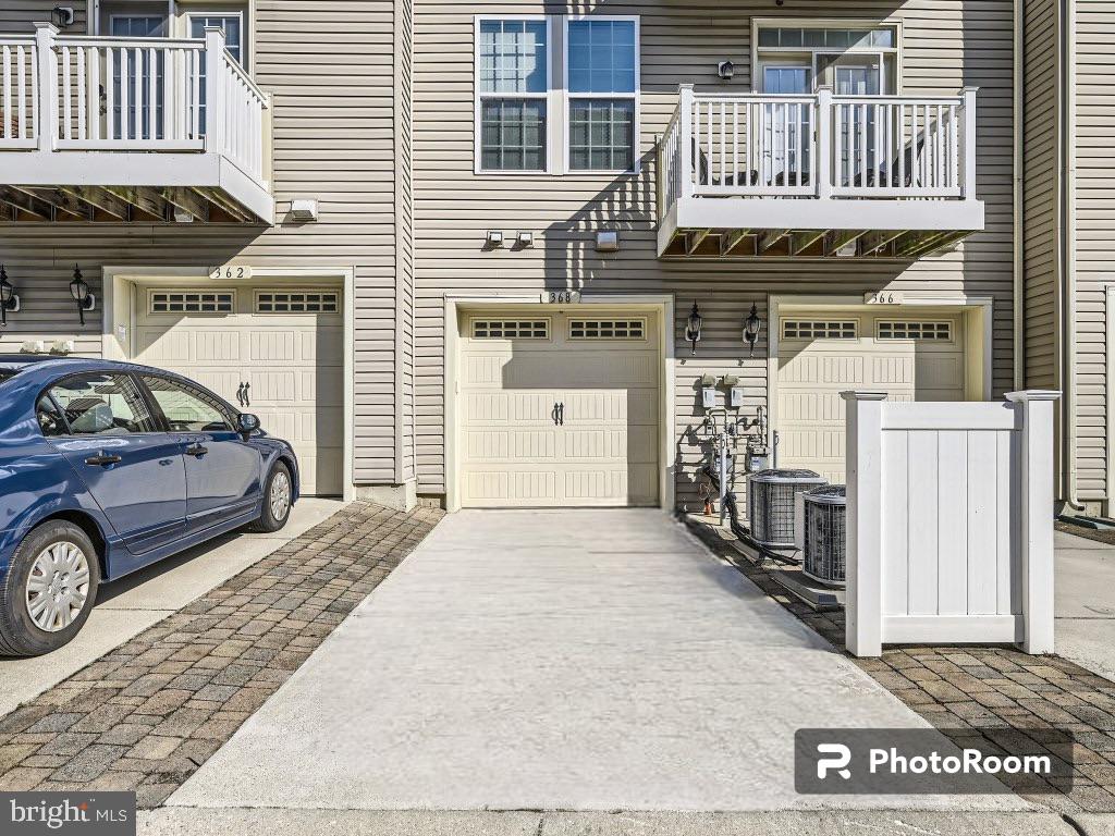 TOWN CENTER COMMONS - Residential