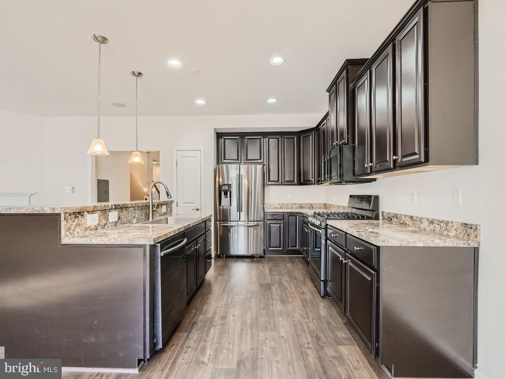 TOWN CENTER COMMONS - Residential