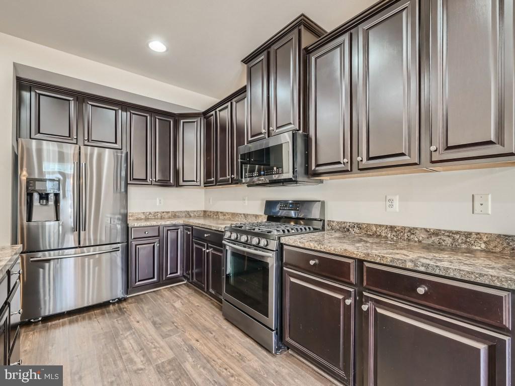 TOWN CENTER COMMONS - Residential