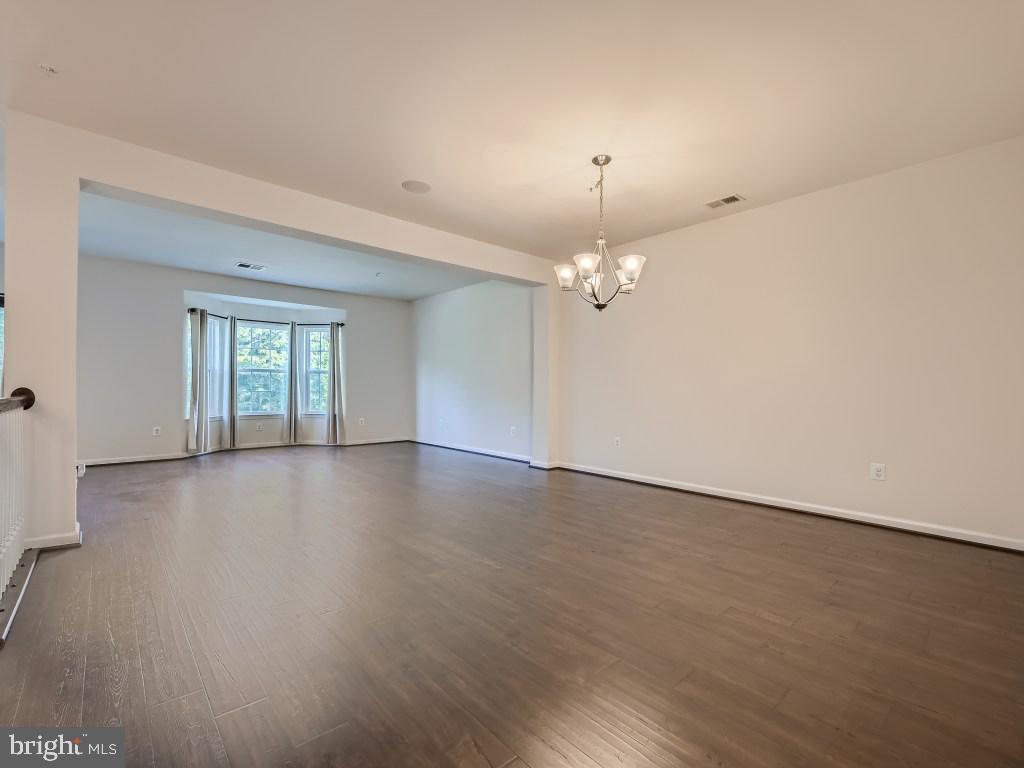 TOWN CENTER COMMONS - Residential