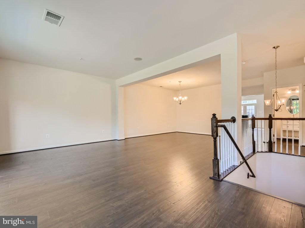 TOWN CENTER COMMONS - Residential