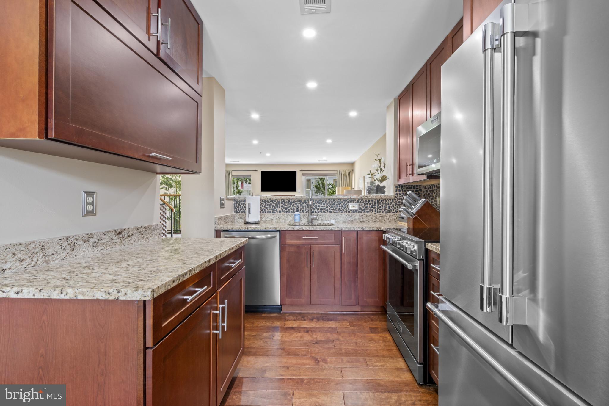 CEDAR GROVE AT CROFTON - Residential