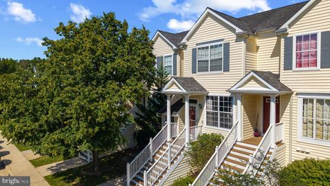 Townhouse For Sale - 1567 Fallowfield Court<br/> CROFTON, MD 21114