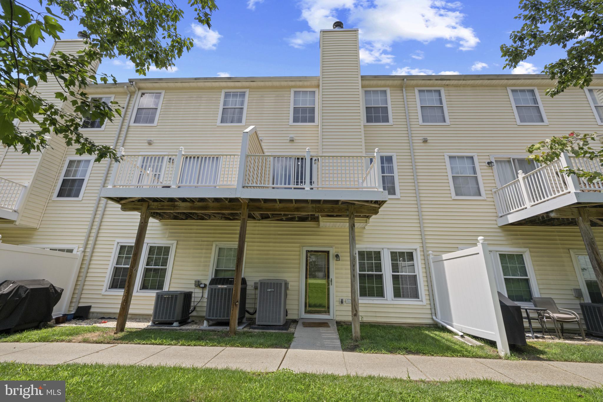 CEDAR GROVE AT CROFTON - Residential