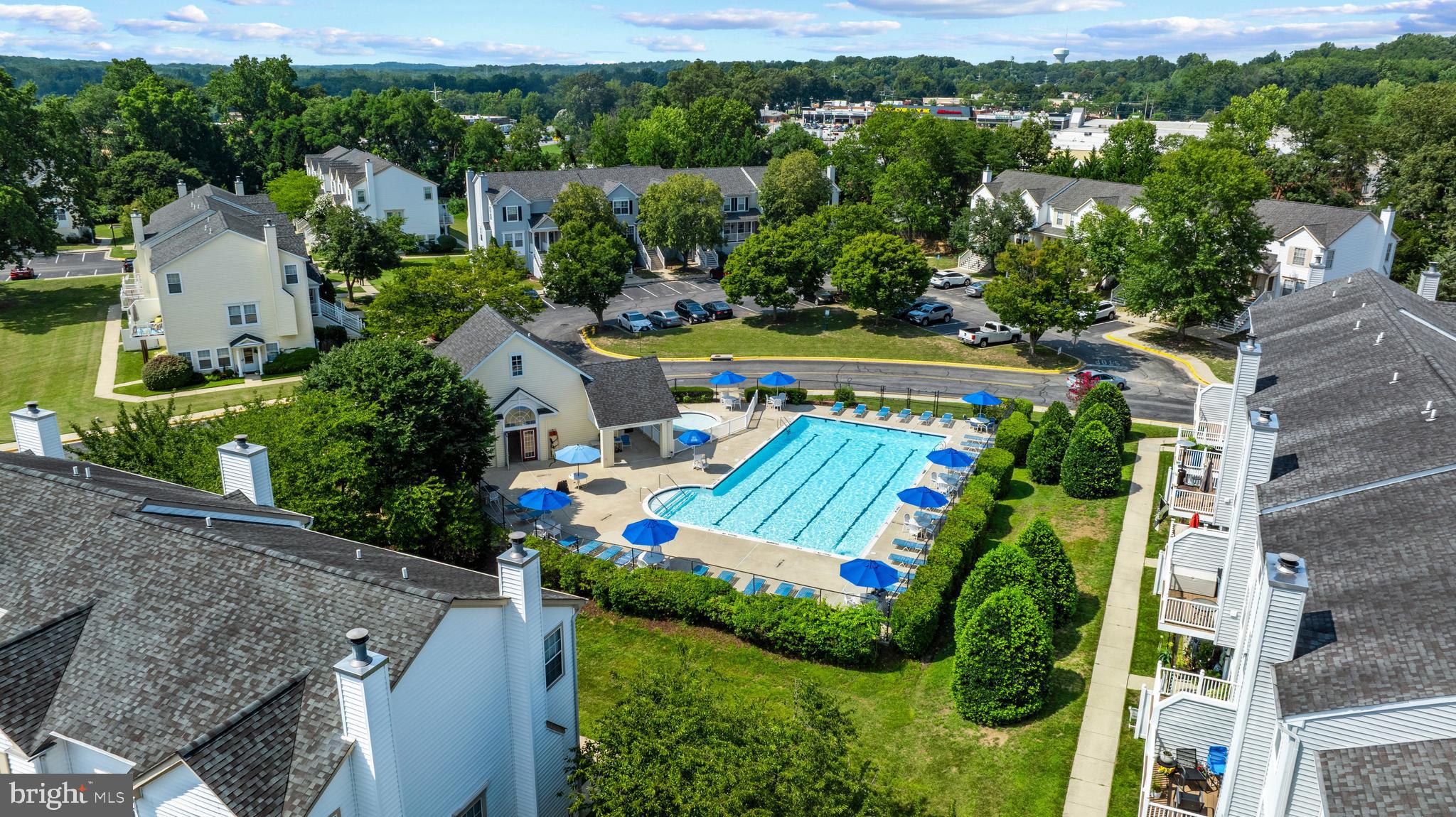 CEDAR GROVE AT CROFTON - Residential